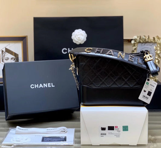 Chanel Gabrielle Hobo Bag 25cm AS1582 Bi-Color Hardware Aged Calfskin Leather Spring/Summer Act 1 Collection Black